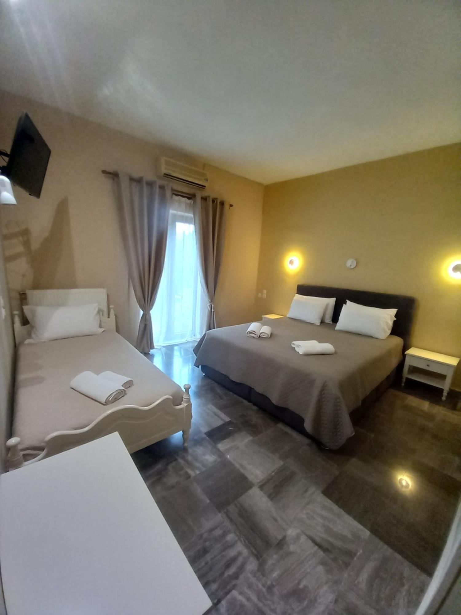 Hermes Hotel Митимна Экстерьер фото